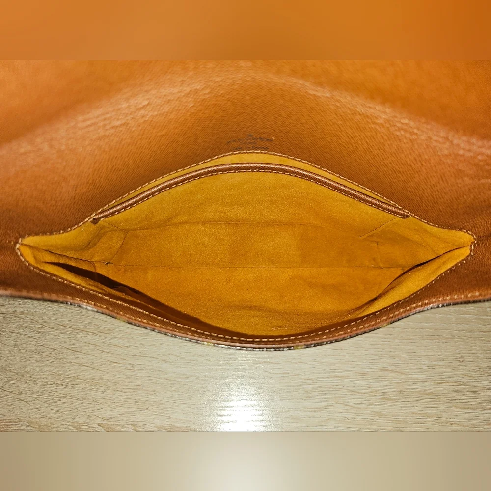 Authenic LOUIS VUITTON Musette Tango Crossbody - Picture 8 of 13